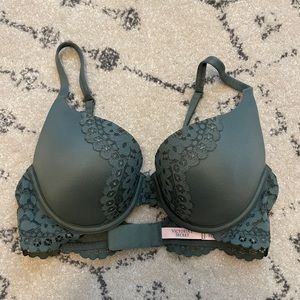 Victoria’s Secret Bra, NWOT